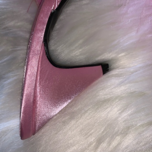 Fur heels size 6 - Picture 3 of 4